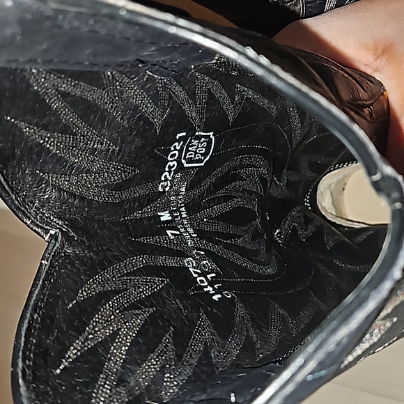 Dan Post Rainbow Python Boots(interested in trade for size8 or9🧐 if anyone has) - Picture 6 of 6